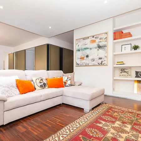Luxury In The Centre Of Apartment