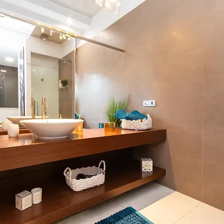 Luxury In The Centre Of 아파트 *