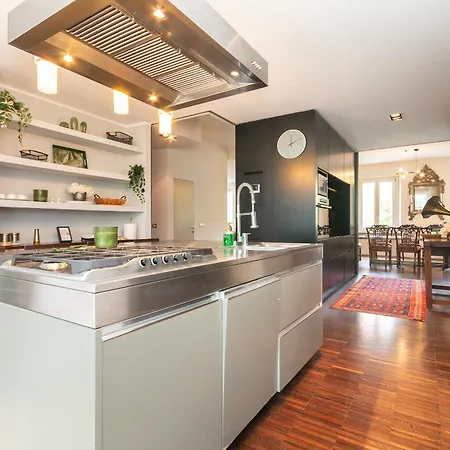 Luxury In The Centre Of アパート *